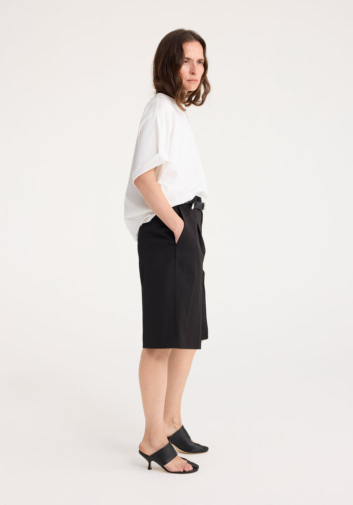 Pleated tailored shorts | black