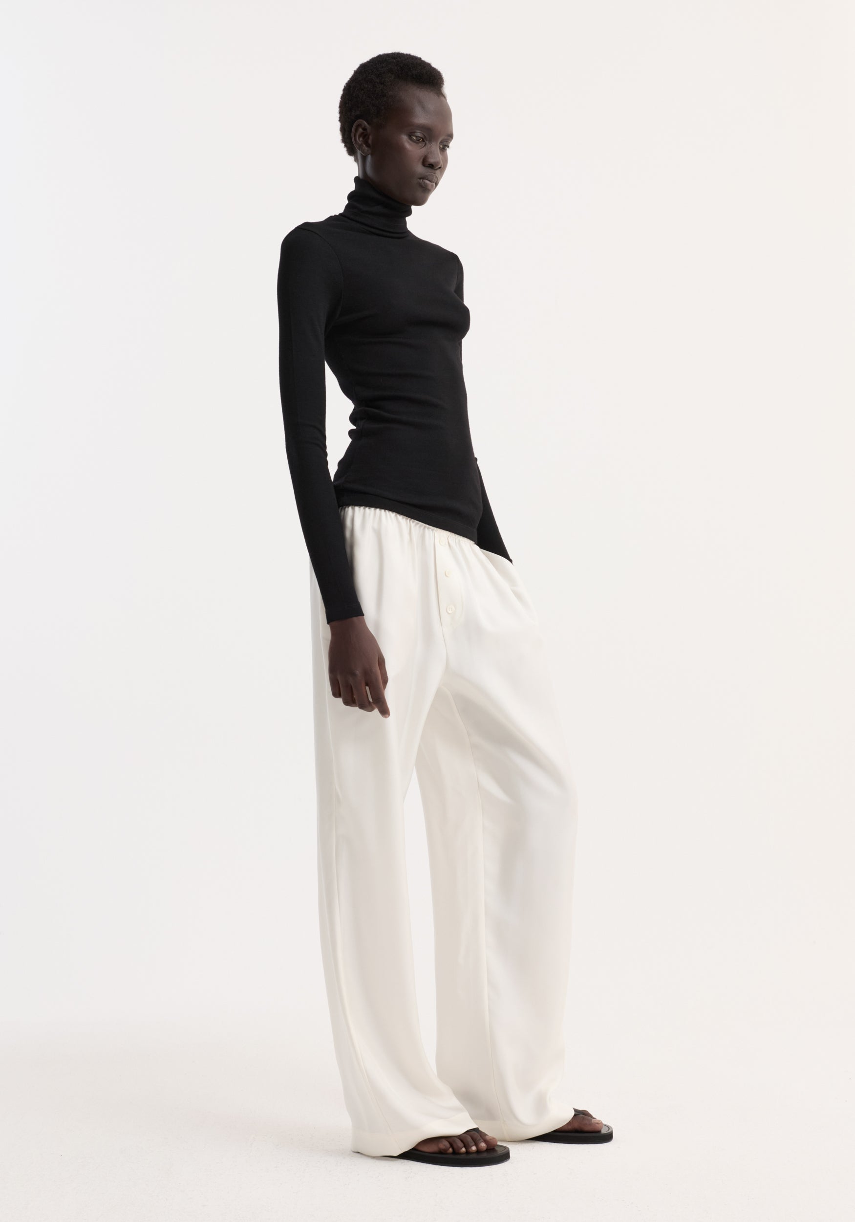Fine merino turtleneck– Róhe