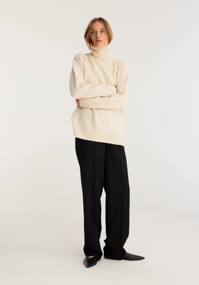 Wool cashmere turtleneck | off-white