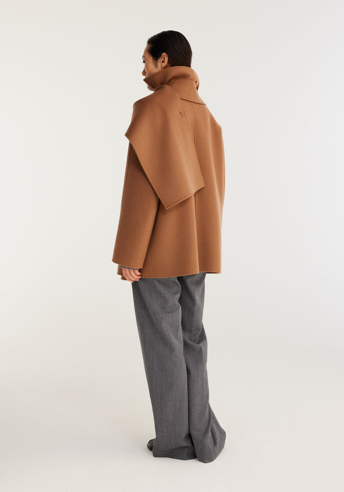Double-faced wool scarf jacket | camel