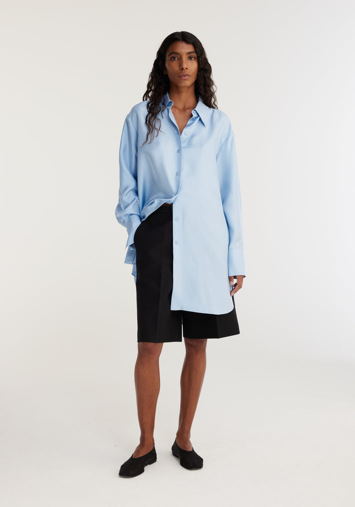 Signature elongated silk shirt | sky