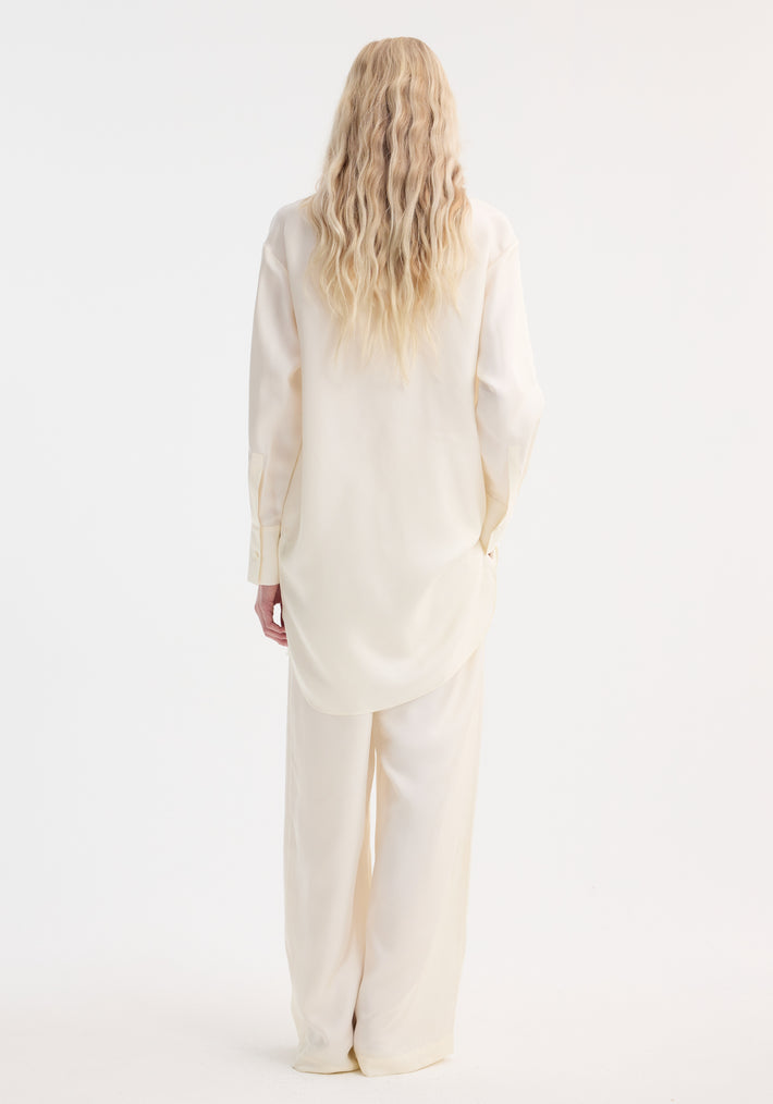 Signature elongated silk shirt | cream