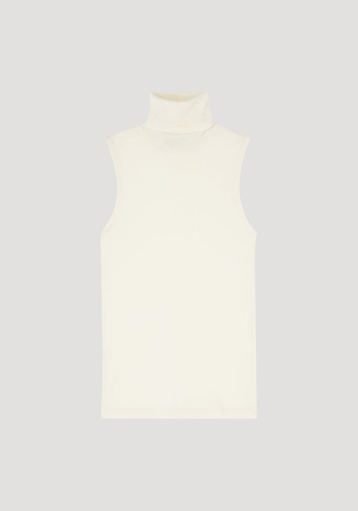 Fine merino sleeveless turtleneck | off-white