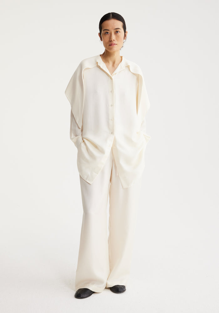 Silk shirt with integrated scarf | cream