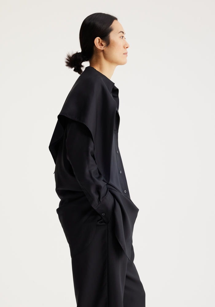 Silk shirt with integrated scarf | noir