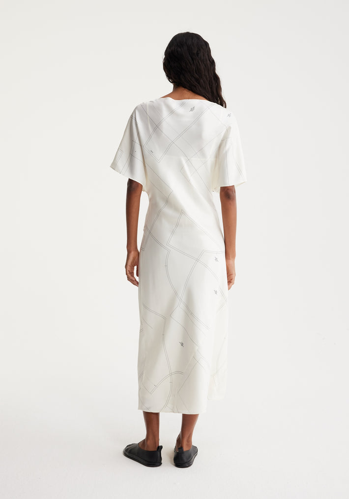Fluid silk dress | patternmaking