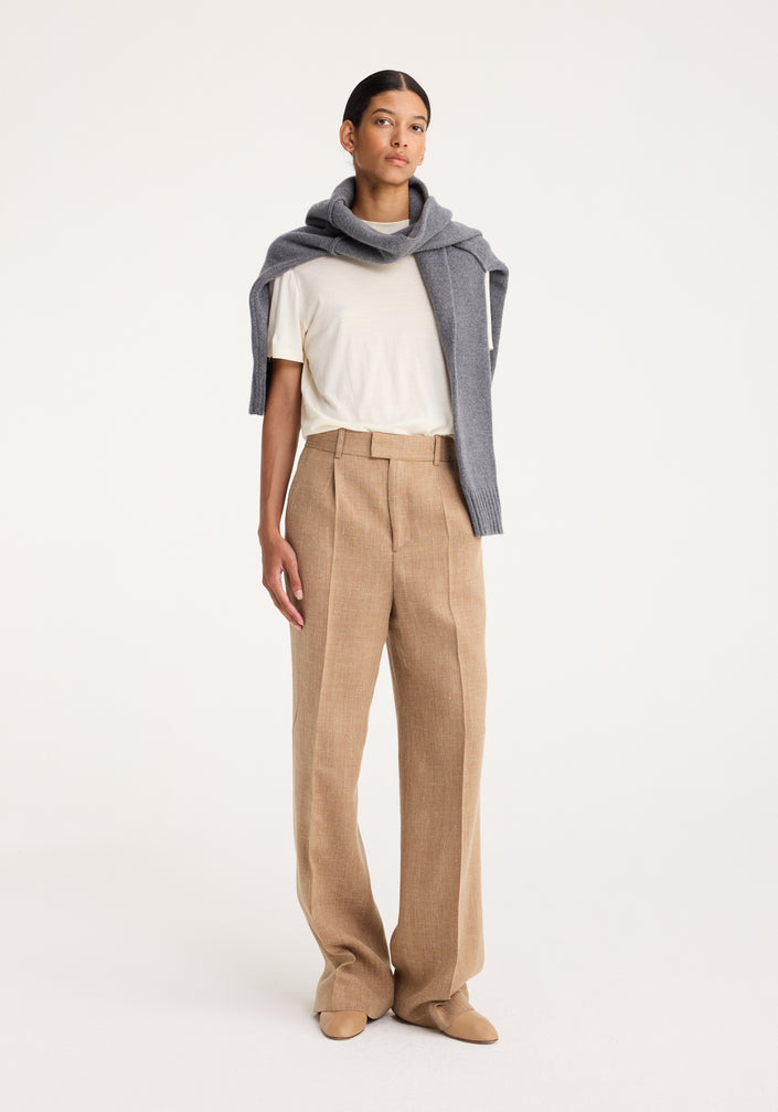 Relaxed single pleated trousers | camel melange