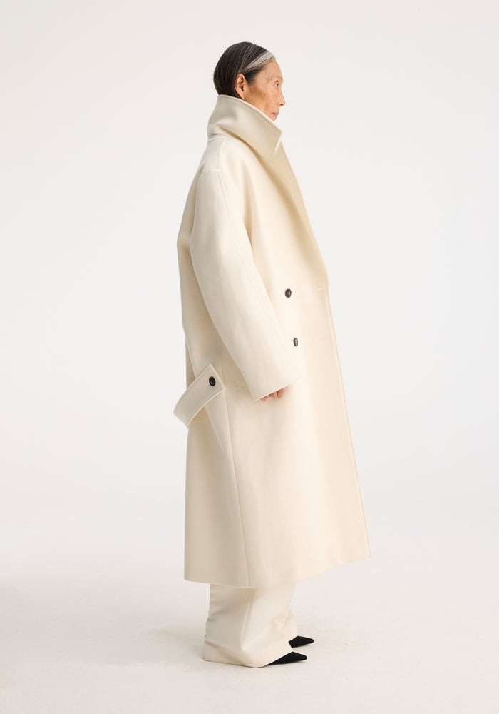 Oversized double breasted coat | off white