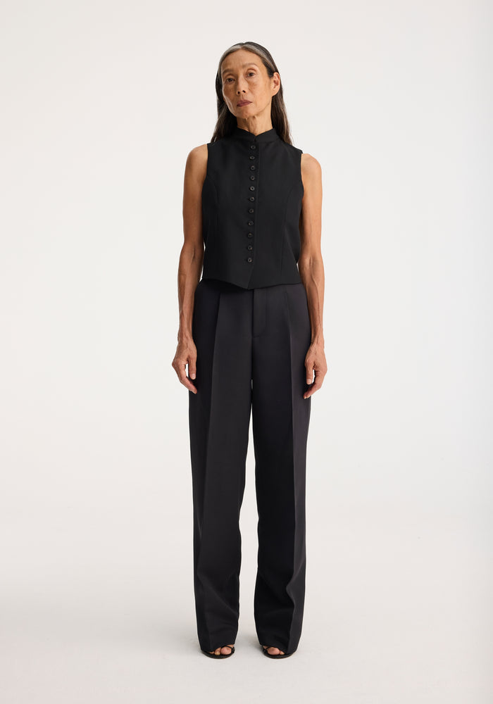 Relaxed single pleated trousers | black