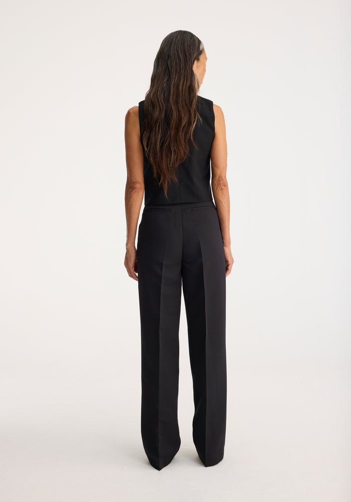 Relaxed single pleated trousers | black