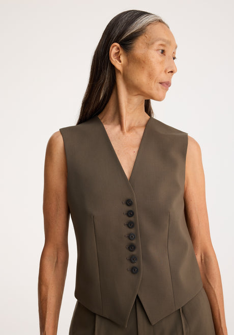 Shaped waistcoat | earth