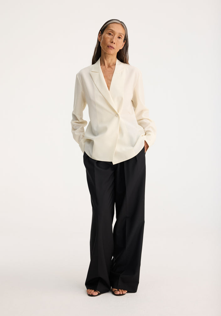 Asymmetrical lapel top | off white