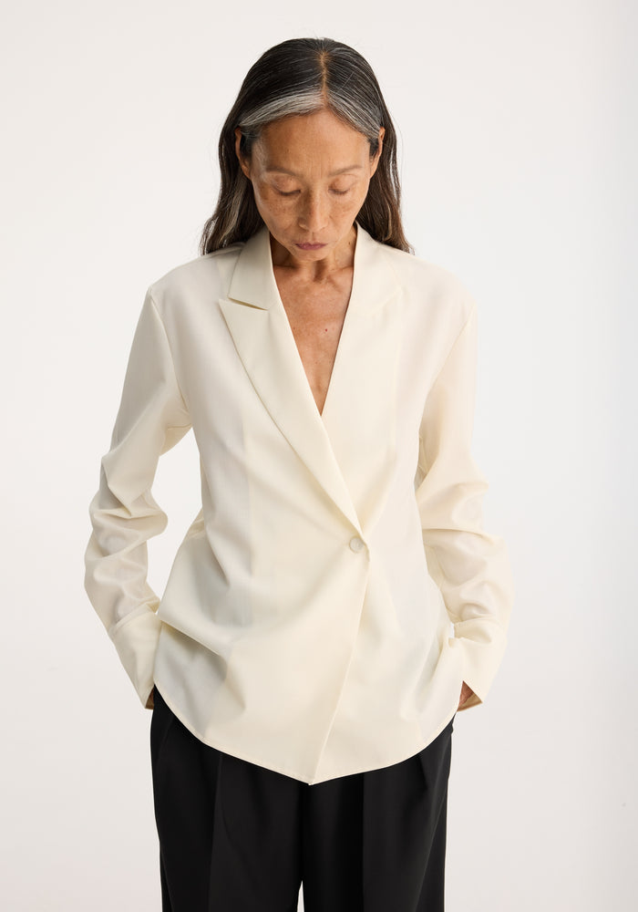 Asymmetrical lapel top | off white