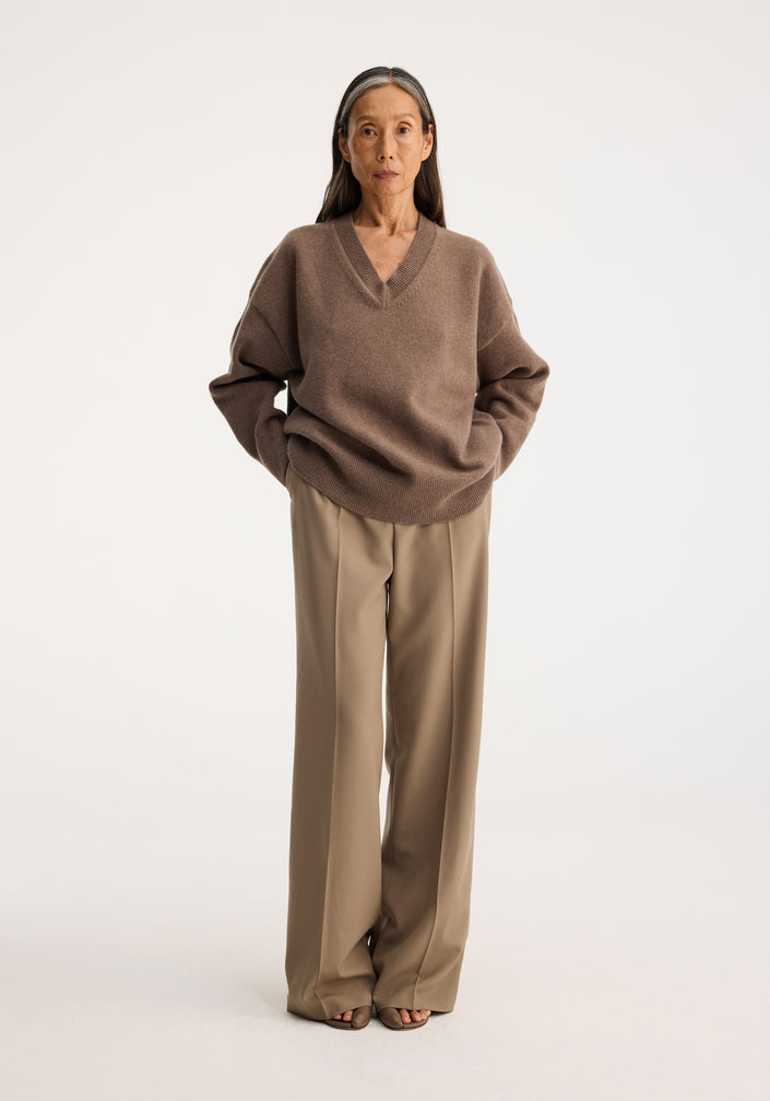 Classic v-neck jumper | taupe melange