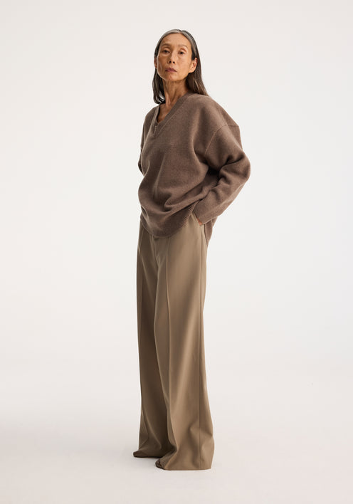 Classic v-neck jumper | taupe melange