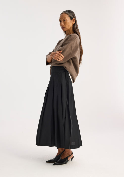 Plissé wrap skirt | black