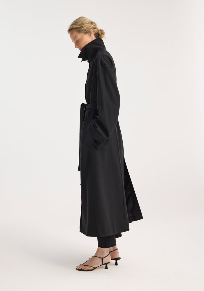 Wool-nylon belted wrap coat | black