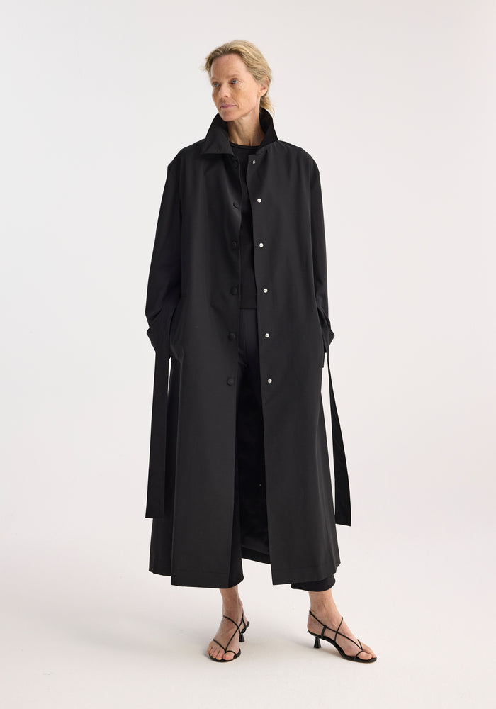 Wool-nylon belted wrap coat | black