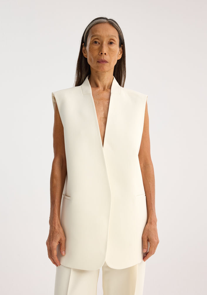 Sleeveless wool-blend blazer | cream