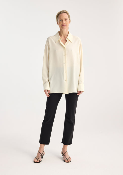 Signature shirt in washed silk | cream