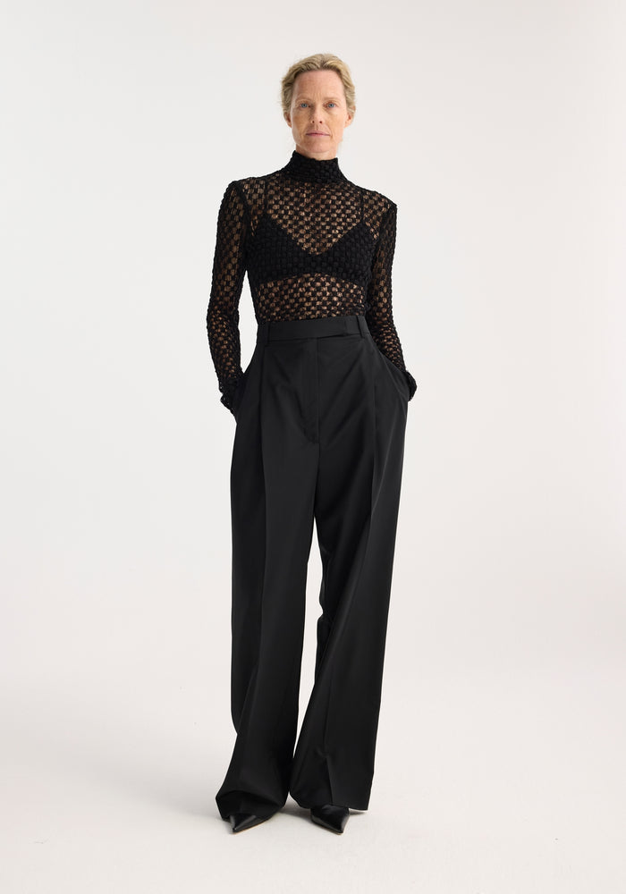 Geometrical lace top | black