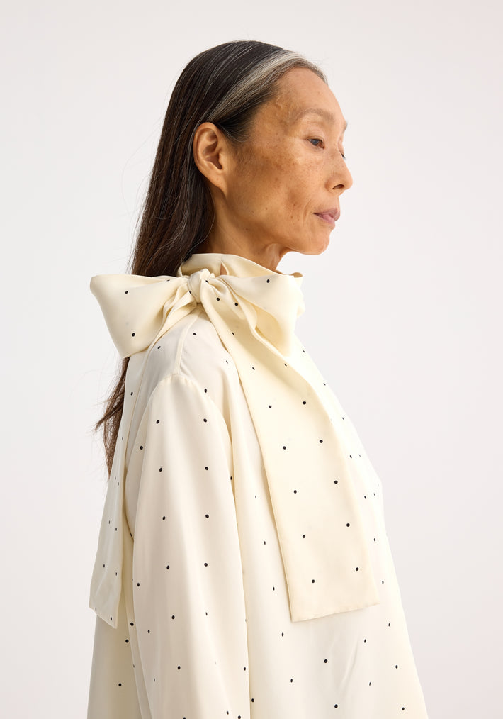 Dotted silk foulard top | cream / black dot