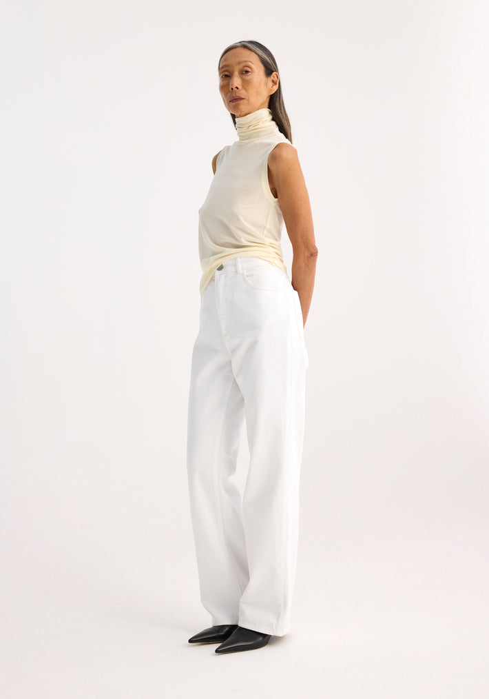 Sleeveless light-weight merino wool turtleneck | cream