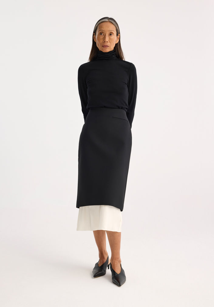 Light weight spring merino wool turtleneck | black