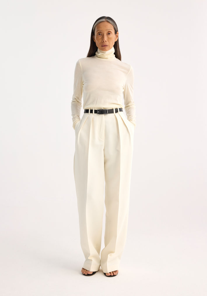 Light weight spring merino wool turtleneck | cream