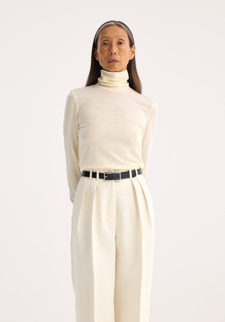 Light weight spring merino wool turtleneck | cream