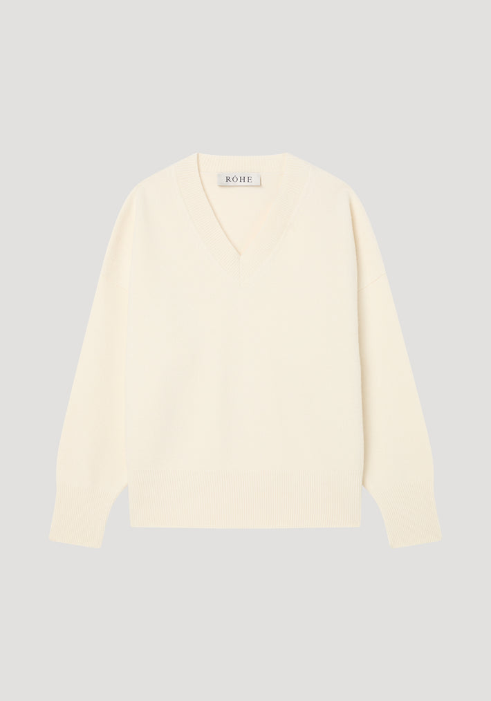 Classic v-neck jumper | off white