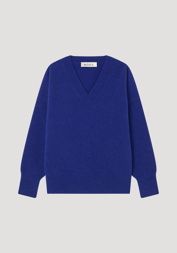 Classic v-neck jumper | indigo