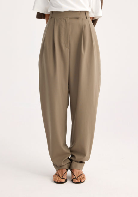 Round leg shaped tailored trousers | khaki