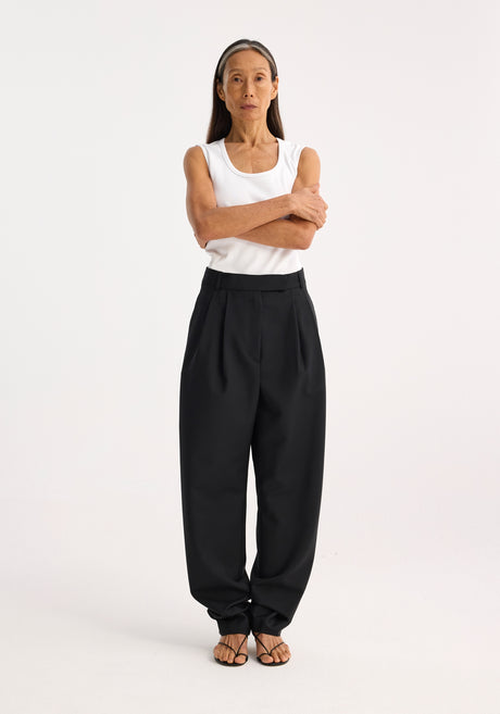 Round-leg tailored trousers | black