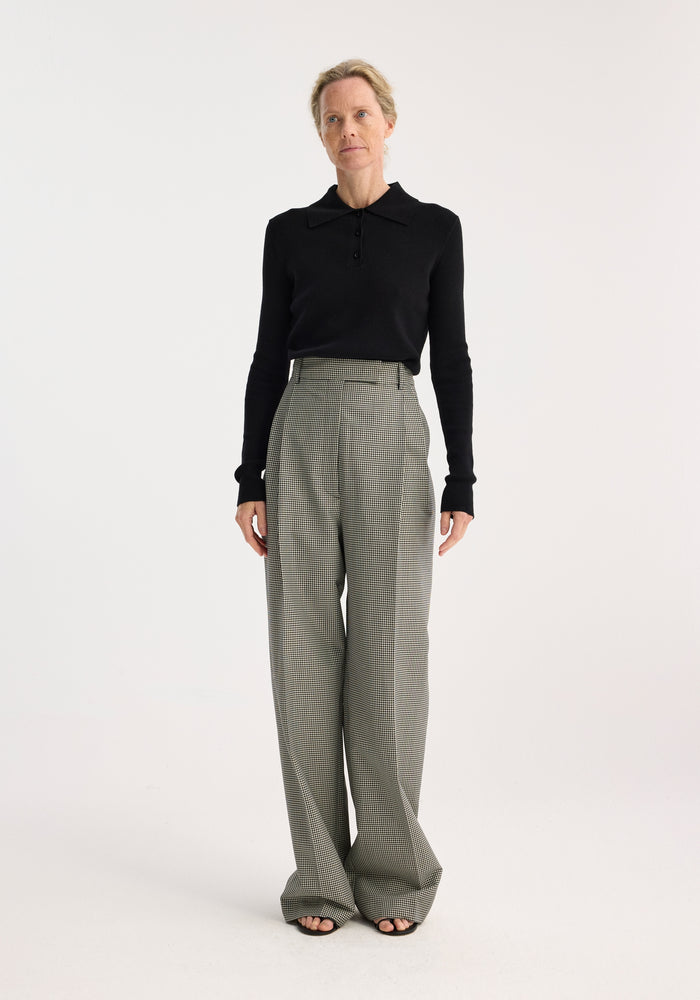 High-waist tailored mini check trousers | cream / black small check