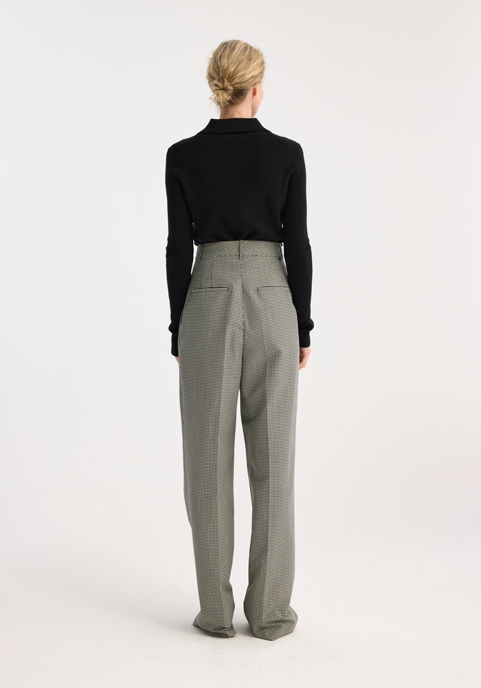 High-waist tailored mini check trousers | cream / black small check