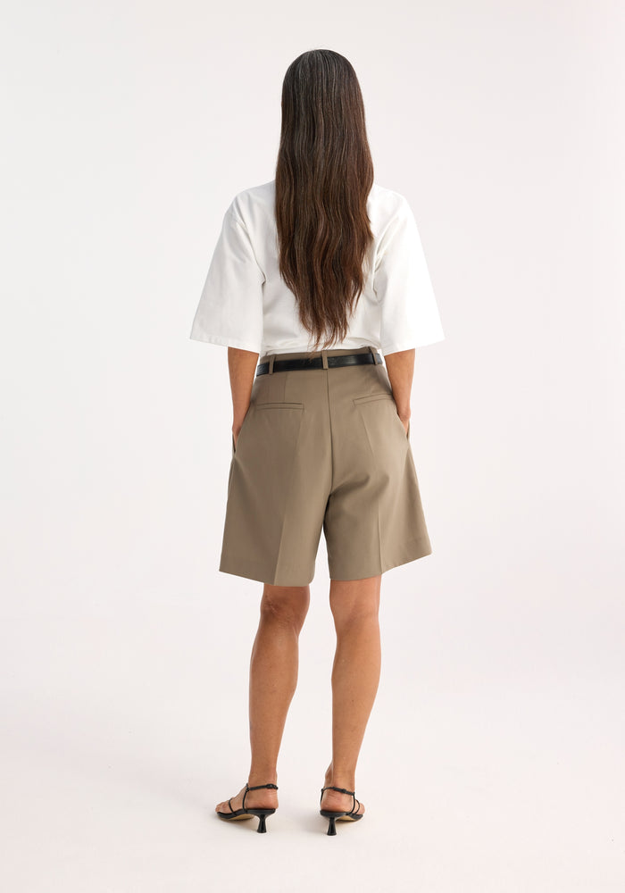 Tailored wide leg shorts | khaki