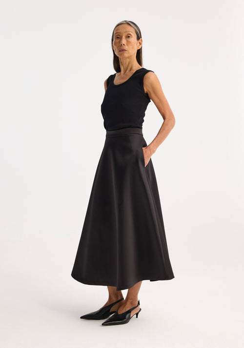 Voluminous a-line satin skirt | black