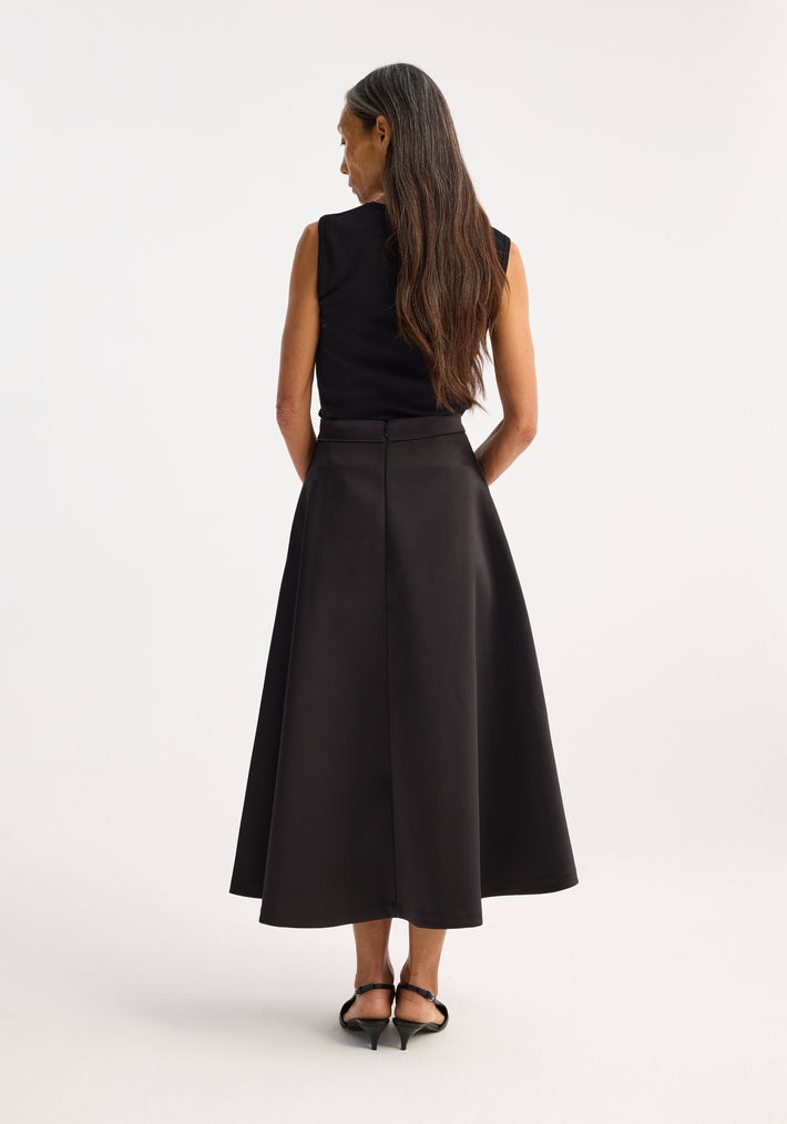 Voluminous a-line satin skirt | black