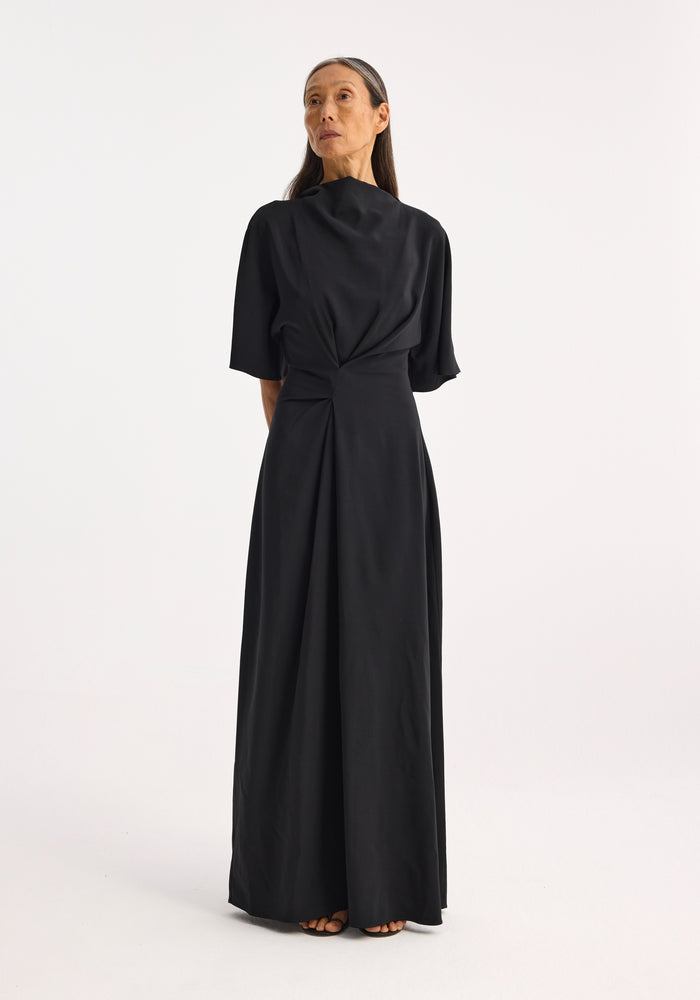 Integrated twisted knot dress | black