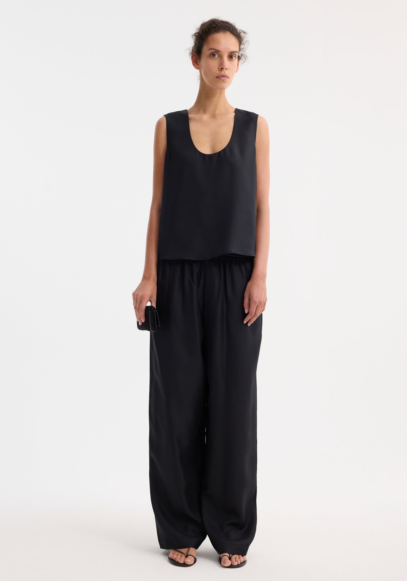 Scoop-neck silk top | black