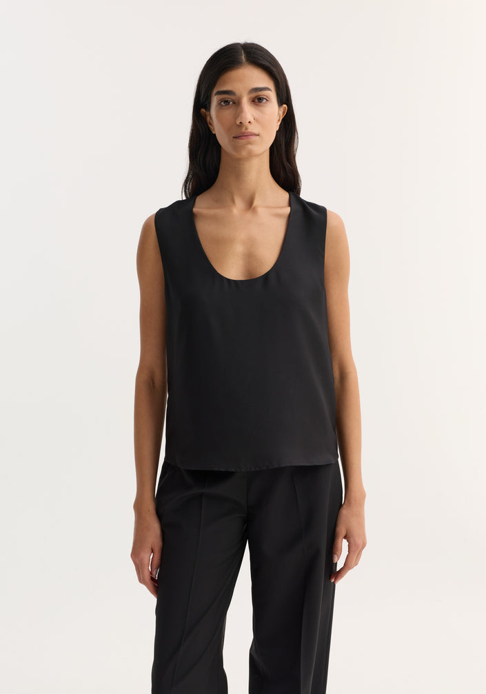 Scoop-neck silk top | black