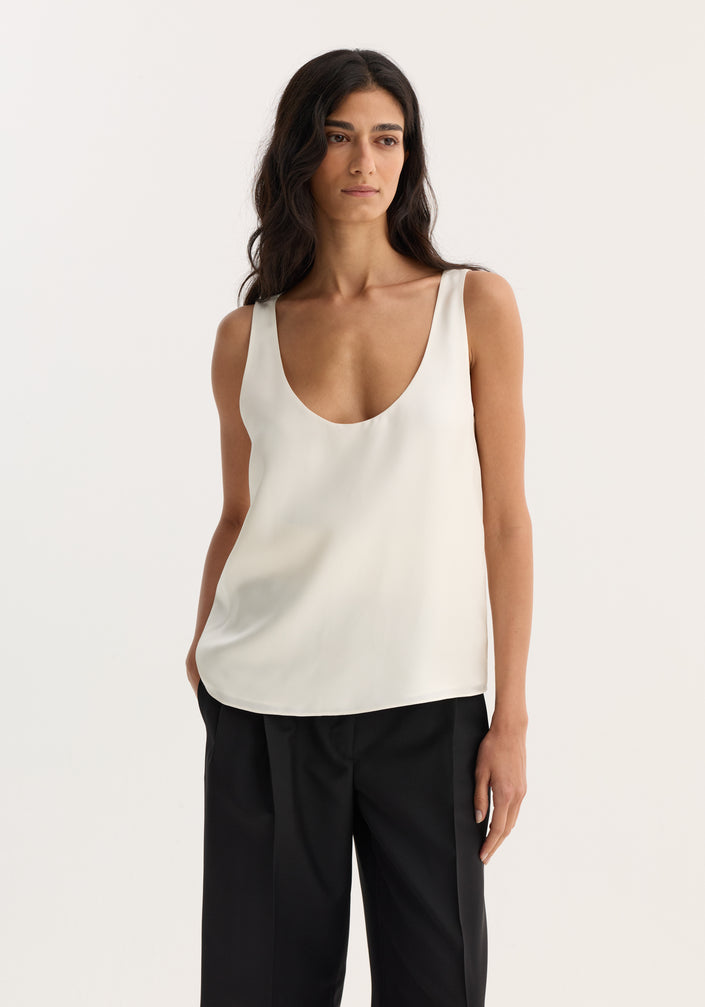 Scoop-neck silk top | cream