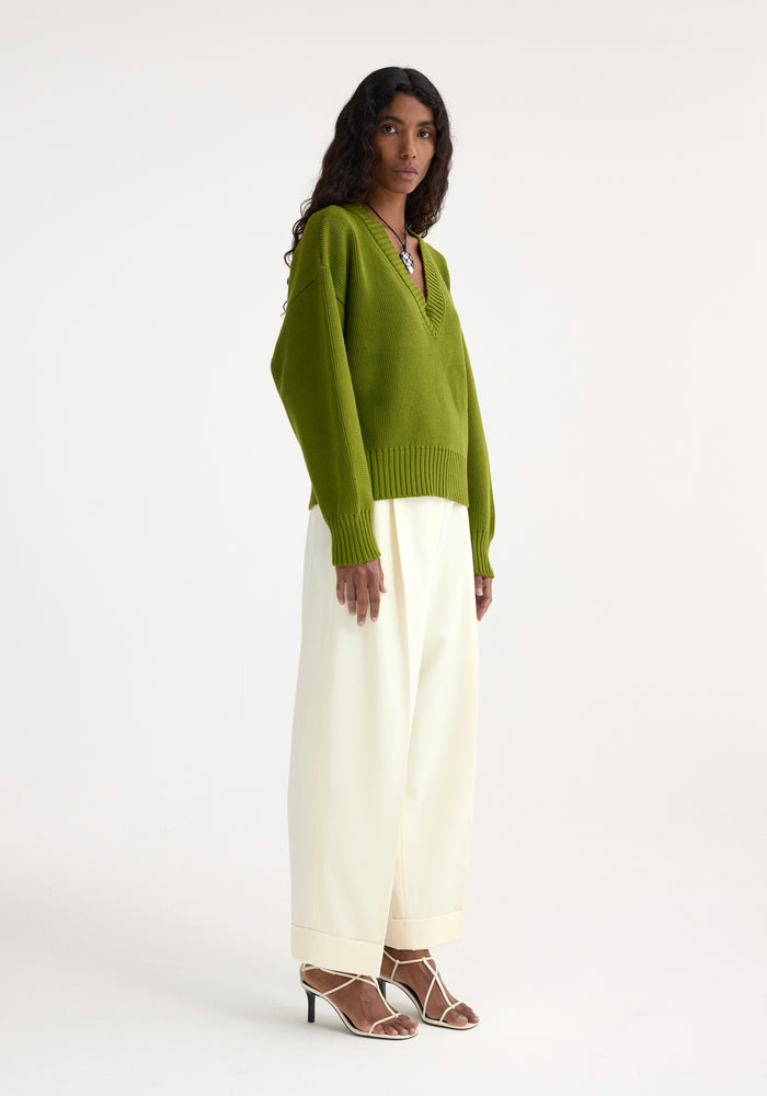 V-neck knitted jumper | garden green