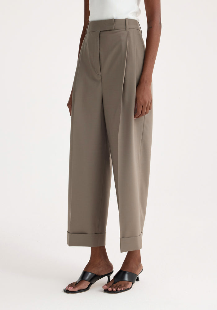 High-waist turn-up trousers | taupe