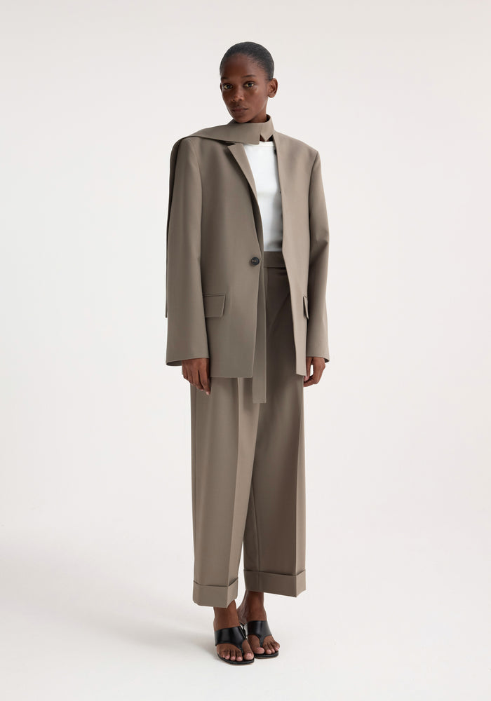 High-waisted tailored trousers | taupe