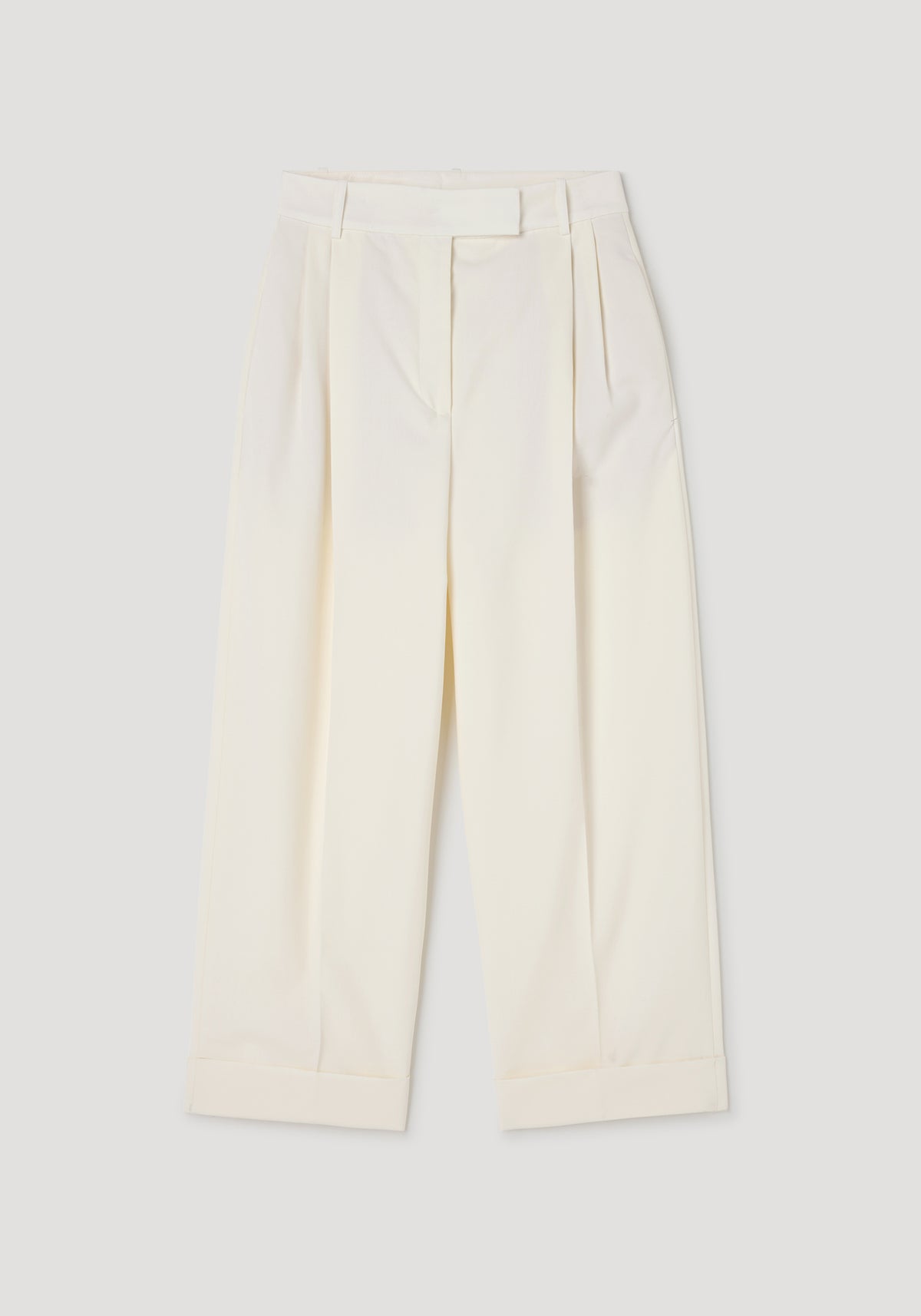 High-waist turn up trousers | off white laid flat, featuring a pleated front, wide legs, belt loops, and a cuffed hem for a classic tailored look.