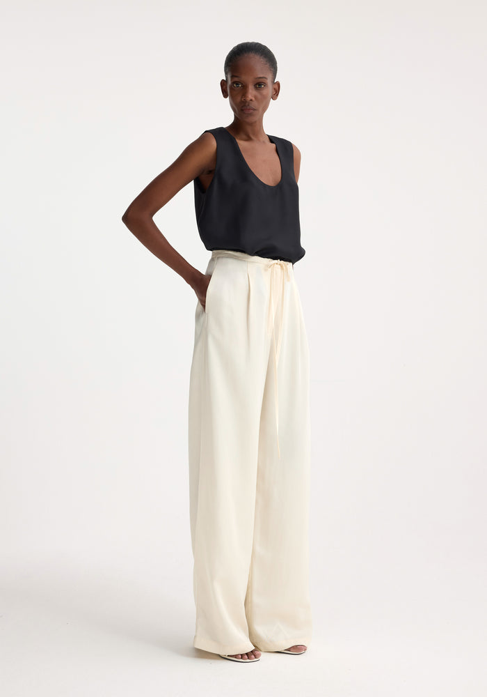 Relaxed drawstring trousers | pearl