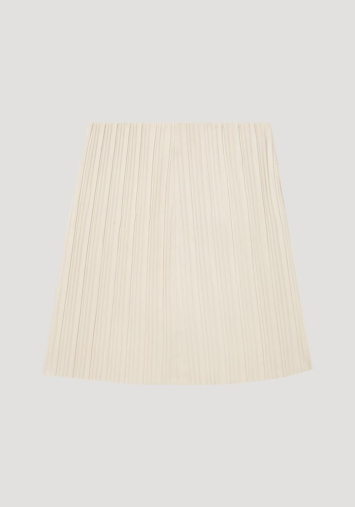 Plissé leather skirt | chalk