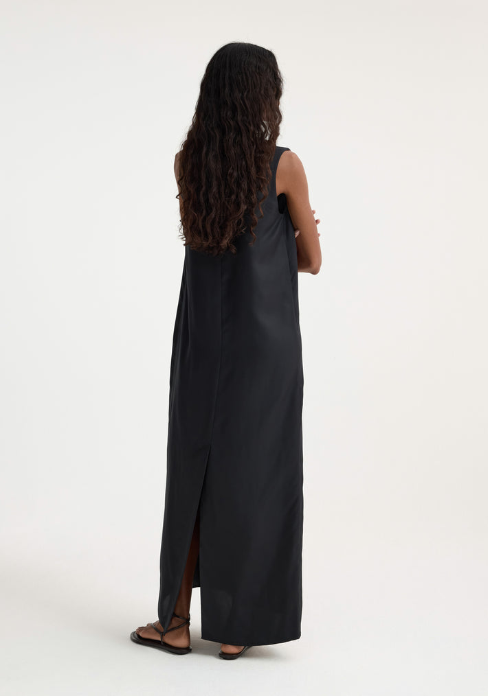 Scoop-neck silk dress | black